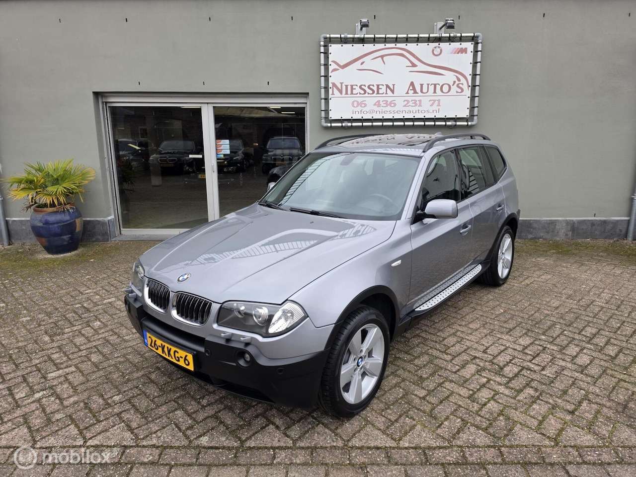 BMW X3 - E83 2.5i Executive Xenon/Pano/Navi/2e eigenaar - AutoWereld.nl