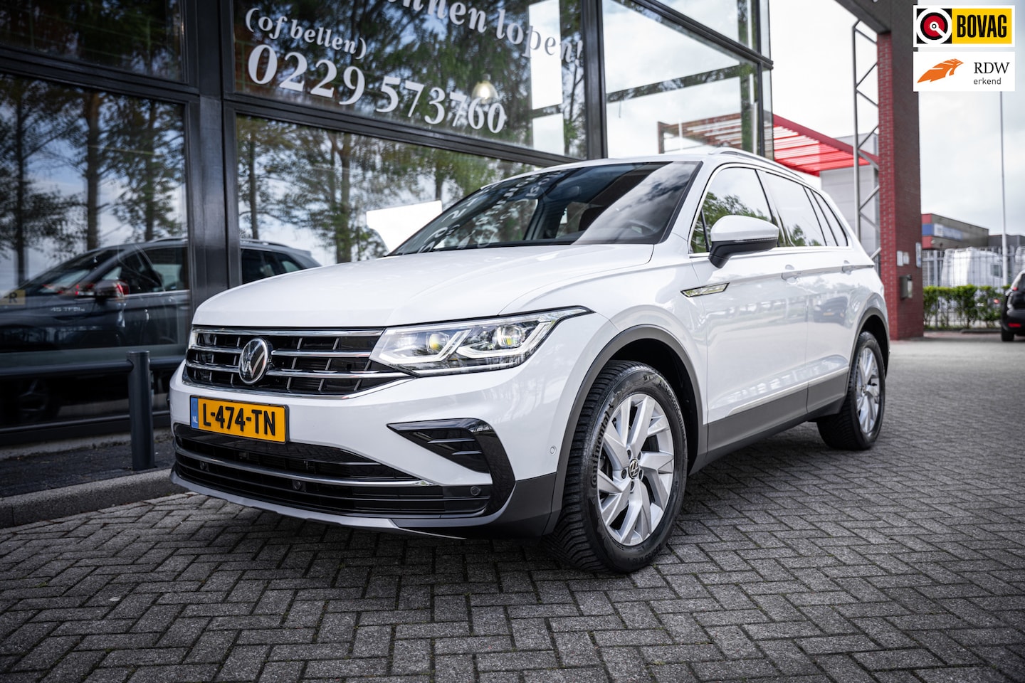 Volkswagen Tiguan - 1.5 TSI Elegance | Led | Virtual cockpit | Climate control | Stoelverwarming | Elek. achte - AutoWereld.nl