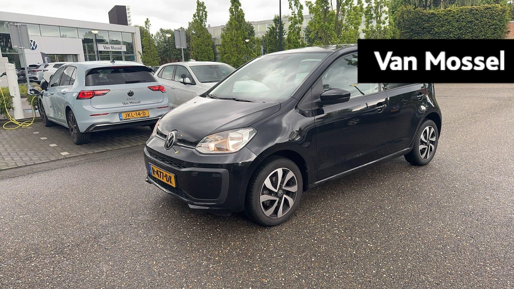 Volkswagen Up! - 1.0 | 65 PK | All Season Banden | Parkeercamera | Stuurbediening | Airco | DAB+ - AutoWereld.nl