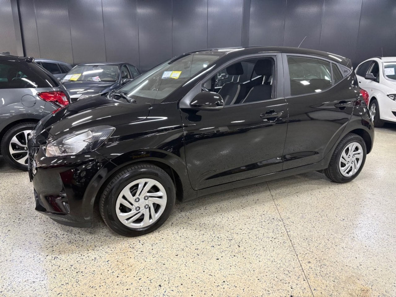 Hyundai i10 - 1.0 Navigatie Apple Android Camera Airco USB - AutoWereld.nl