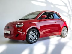 Fiat 500 - 42kWh 3+1 118pk Aut PDC CAMERA LMV CARPLAY STOELVERWARMING 3+1