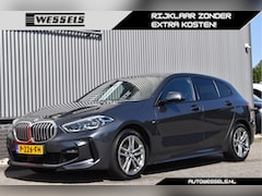 BMW 1-serie - 118i M-sport Virtual cockpit, Cruise, Stoelverwarming, Camera, PDC, DAB