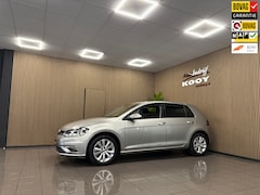 Volkswagen Golf - 1.0 TSI Comfortline Business * Dealer onderhouden / Navigatie / Camera / NL Auto