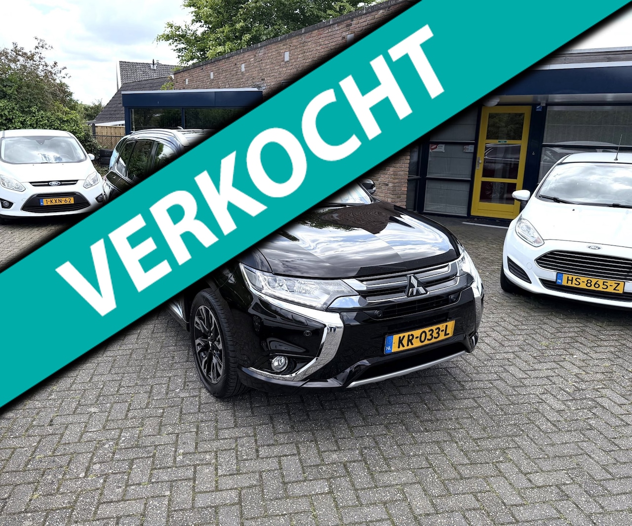 Mitsubishi Outlander - /zeer mooie en dealer onderhouden/airco/navi/Plug-in/Automaat/leer/trekhaak/lage km+NAP/Nw - AutoWereld.nl