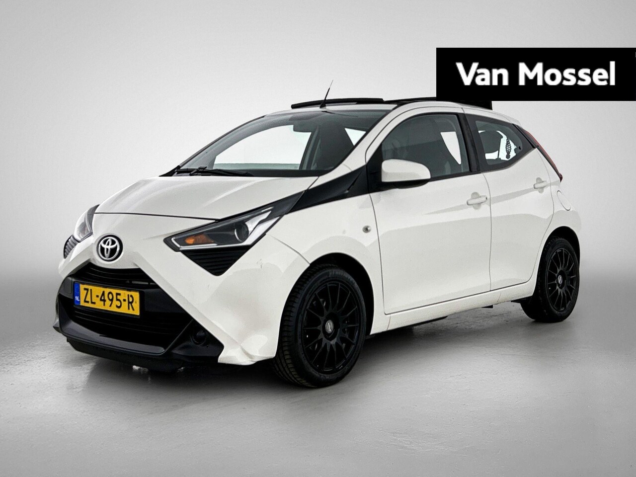 Toyota Aygo - 1.0 VVT-i x-play | te Financieren v.a. €131,- P/M | - AutoWereld.nl