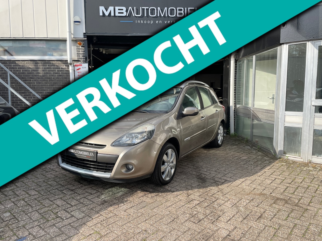 Renault Clio Estate - 1.2 TCE Collection/ 1JR. APK/airco/Navi/Cruise control/LM Velgen!! - AutoWereld.nl