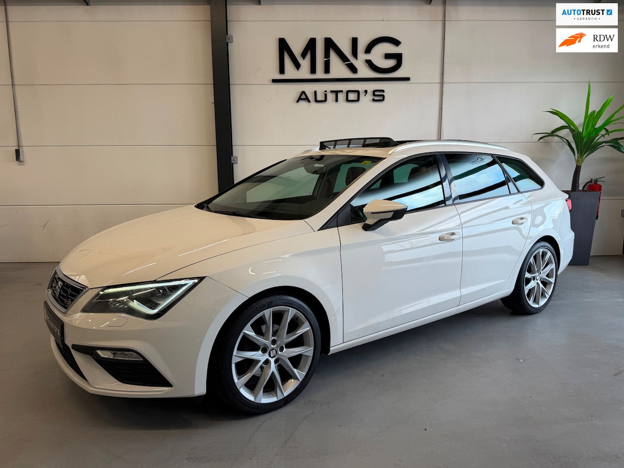 SEAT Leon ST - 2.0 TDI FR|DSG|PANO|LEDER|SFEERVERL|ST.VW| - AutoWereld.nl