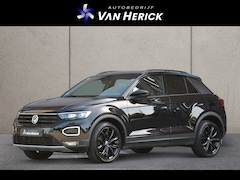 Volkswagen T-Roc - 1.5 TSI Sport 150PK Automaat | Black Style | Winterpakket | Achteruitrijcamera