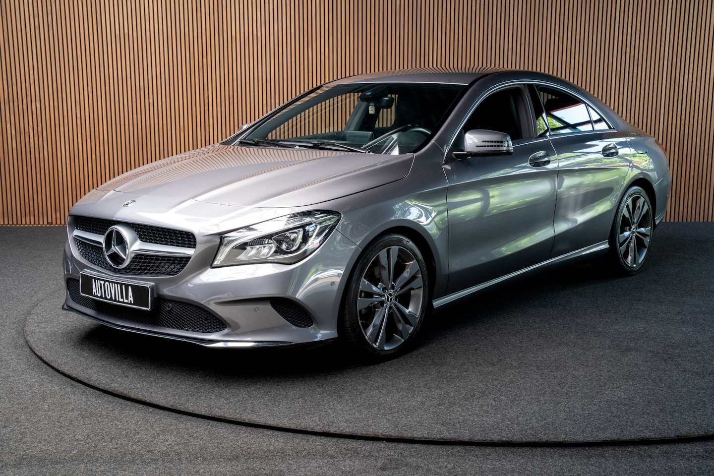 Mercedes-Benz CLA-Klasse - 180 d AMG line Navi Leer Camera Stoelverwarming PTS LM velgen - AutoWereld.nl