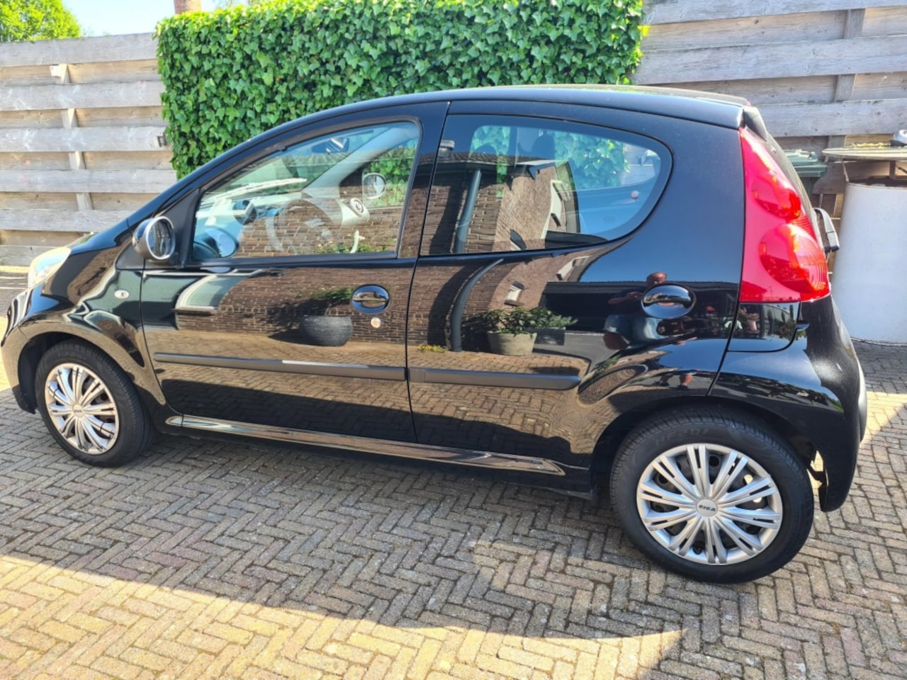 Peugeot 107 - 1.0-12V XS Airco Lage Kmstand NAP - AutoWereld.nl