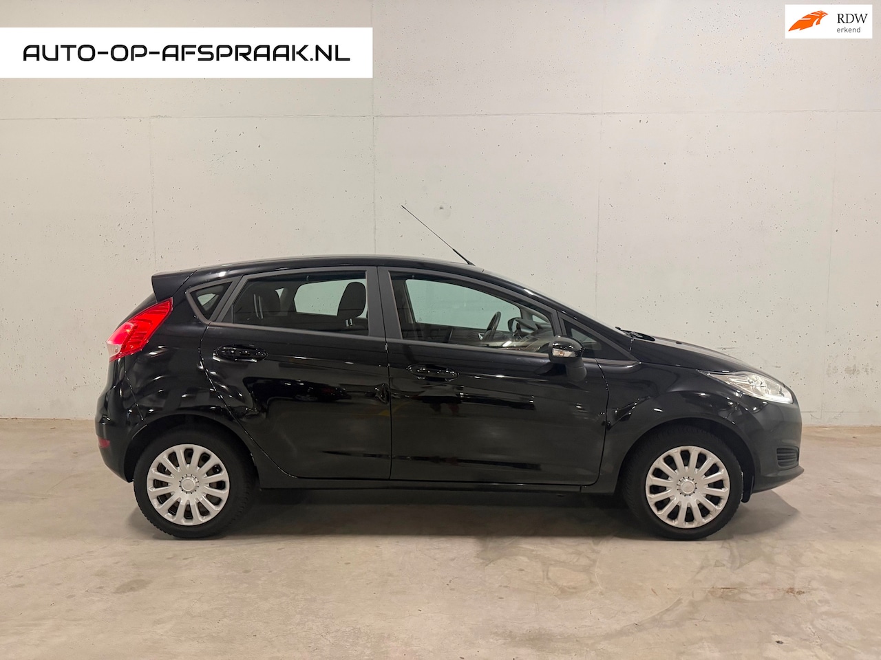Ford Fiesta - 1.0 Style 5drs Airco Cruise Navi Trekhaak - AutoWereld.nl