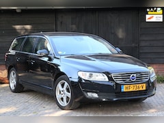Volvo V70 - 2.0 D3 Classic Edition Xenon/Parkeersensor/Navigatie/Trekhaak