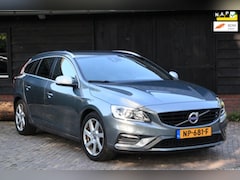 Volvo V60 - 2.0 D2 Nordic+ R design/Xenon/Camera/Stoelverwarming/Parkeersensor