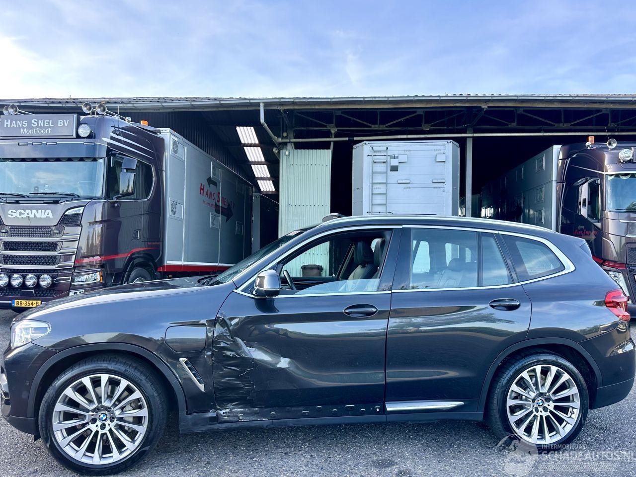 BMW X3 - Xdrive30E 259pk aut eDrive Ed - pano - nap - 20 inch - leer - keyless - stuurverw - front - AutoWereld.nl
