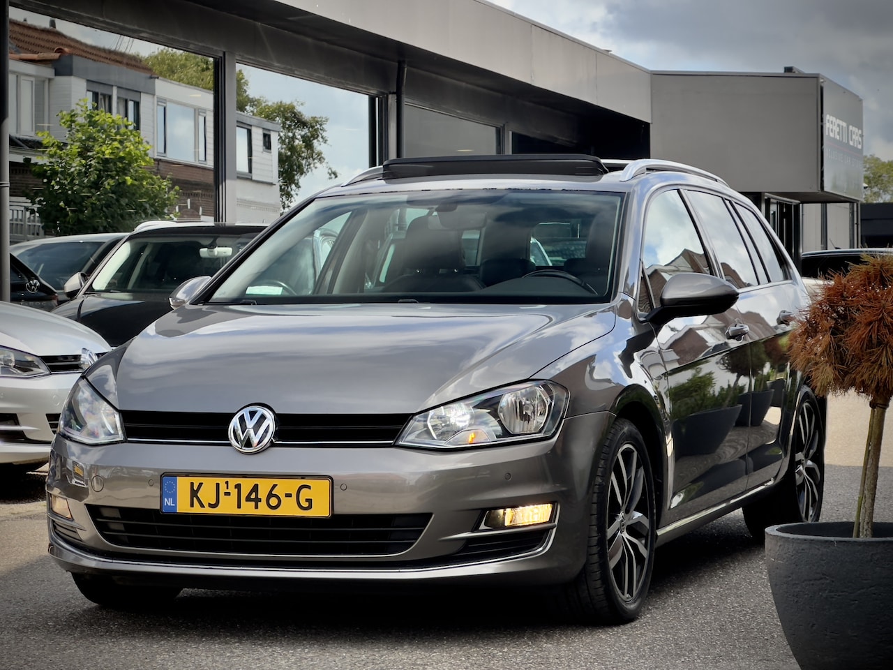 Volkswagen Golf Variant - 1.6 TDI HIGHLINE AUT7 PANODAK LEDER NAVI CAMERA APPLE-CARPLAY LED LMV PDC - AutoWereld.nl