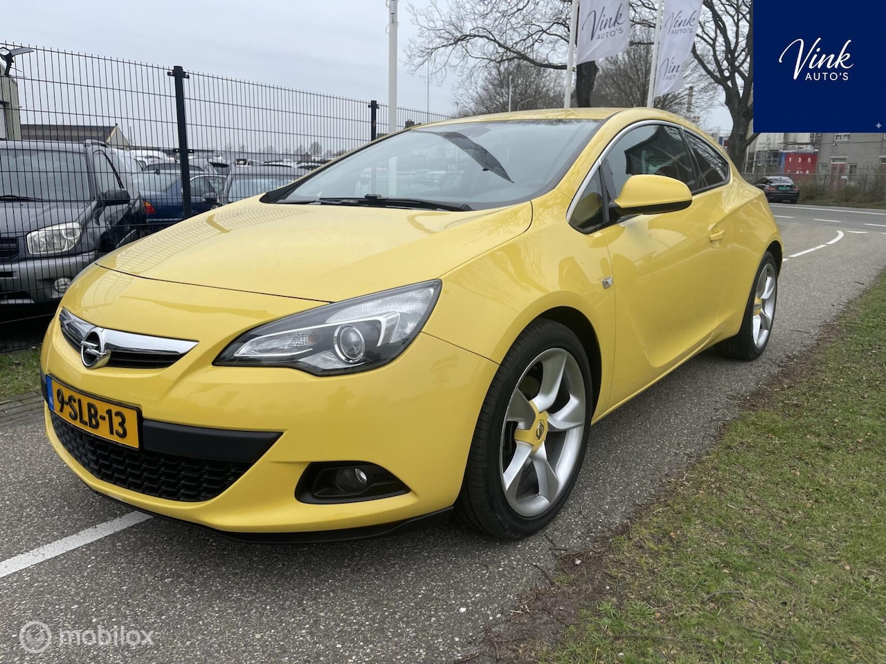 Opel Astra GTC - 1.6 Turbo Design Edition | Leer | NAV - AutoWereld.nl
