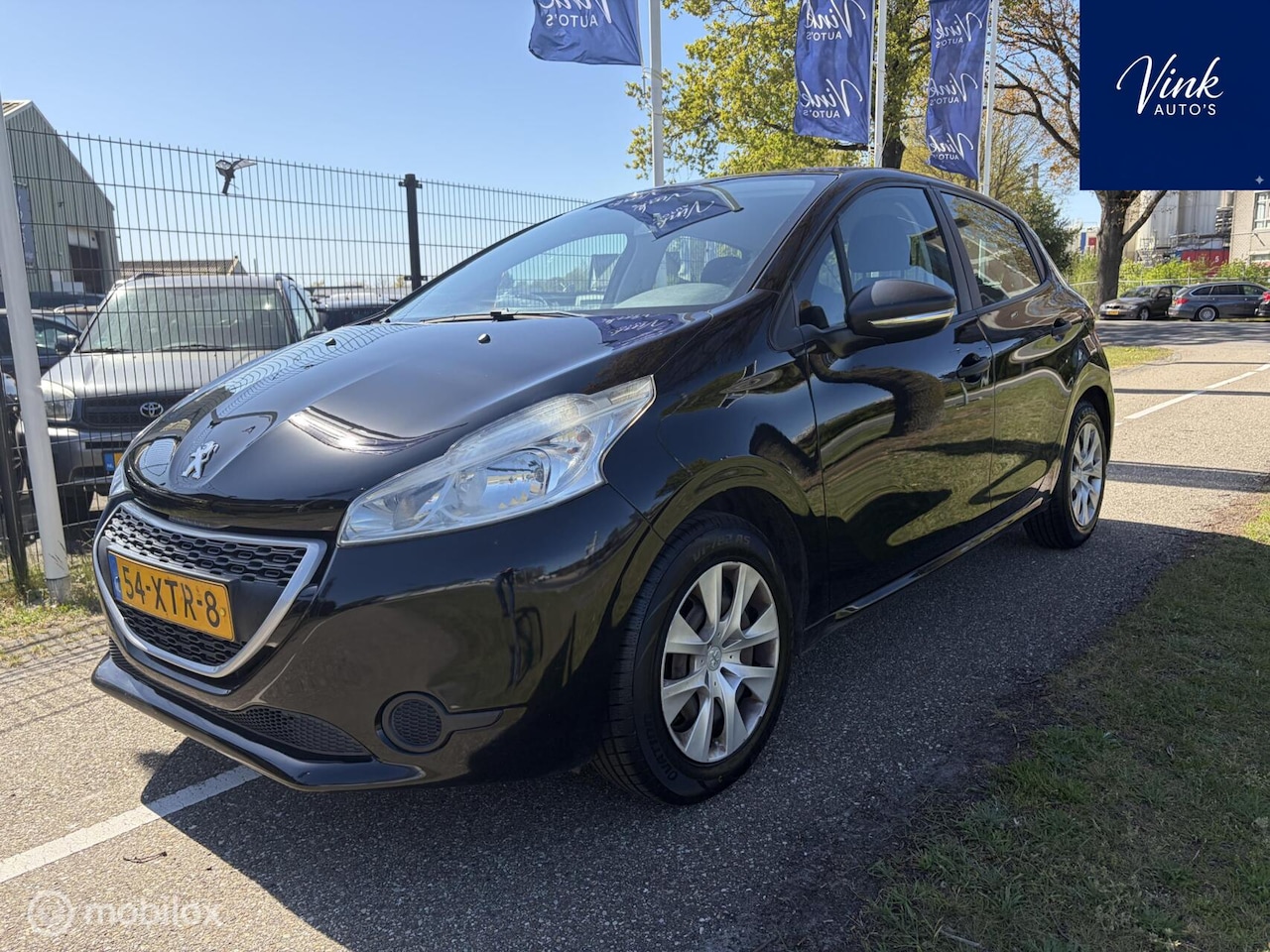 Peugeot 208 - 1.2 VTi Access | 5 Deurs | NAP | Cruise Control | Nieuwe banden | APK 4-2027! - AutoWereld.nl
