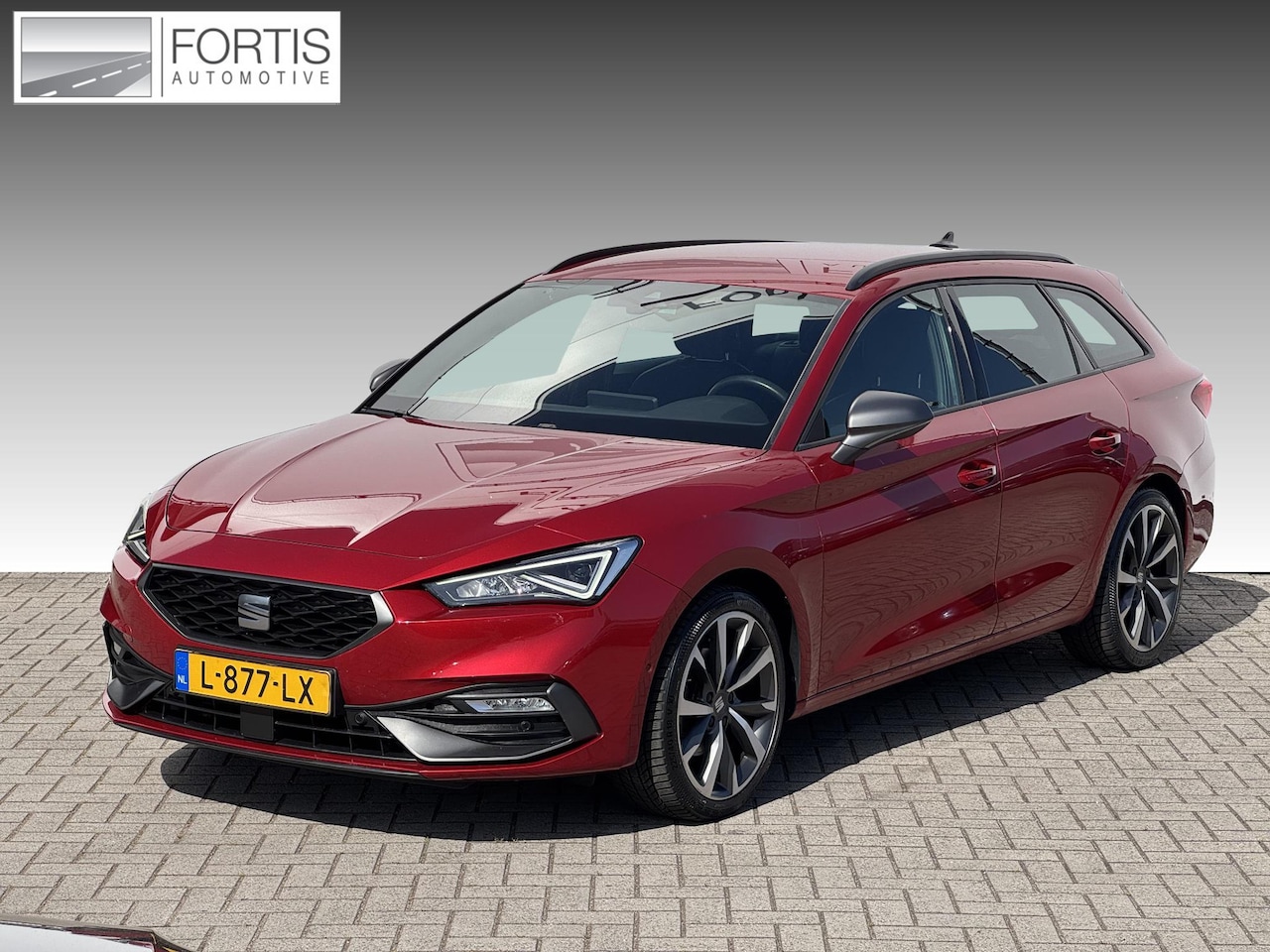 SEAT Leon Sportstourer - 1.5 TSI FR Business Intense NL-AUTO | TREKHAAK | CARPLAY - AutoWereld.nl