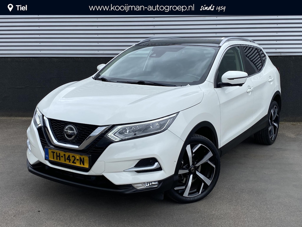 Nissan Qashqai - 1.2 Tekna Automaat, Trekhaak, Panoramadak, 360" Camera, Stoelverwarming, Navigatie, PDC - AutoWereld.nl