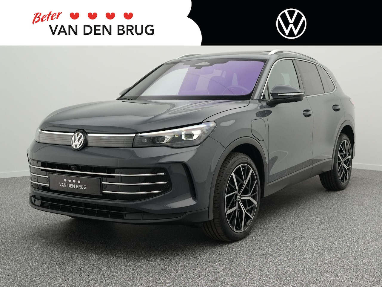 Volkswagen Tiguan - 1.5 eHybrid 204 PK DSG Elegance | LED Matrix IQ | Panoramadak | Side Assist | 360 Camera | - AutoWereld.nl
