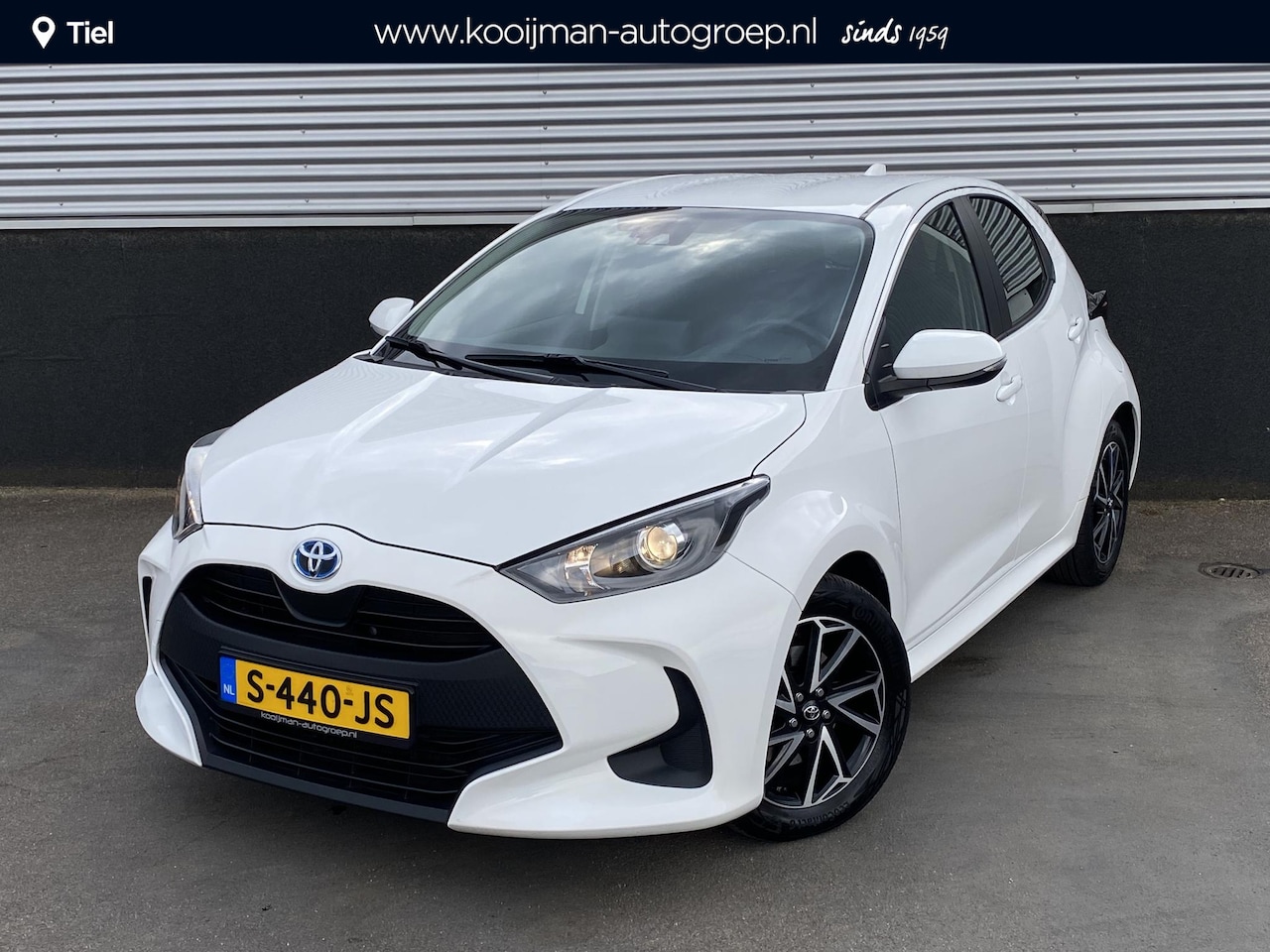 Toyota Yaris - 1.5 Hybrid Active Dynamic-special Nieuw geleverd, dealeronderhouden, Lichtmetalen velgen, - AutoWereld.nl