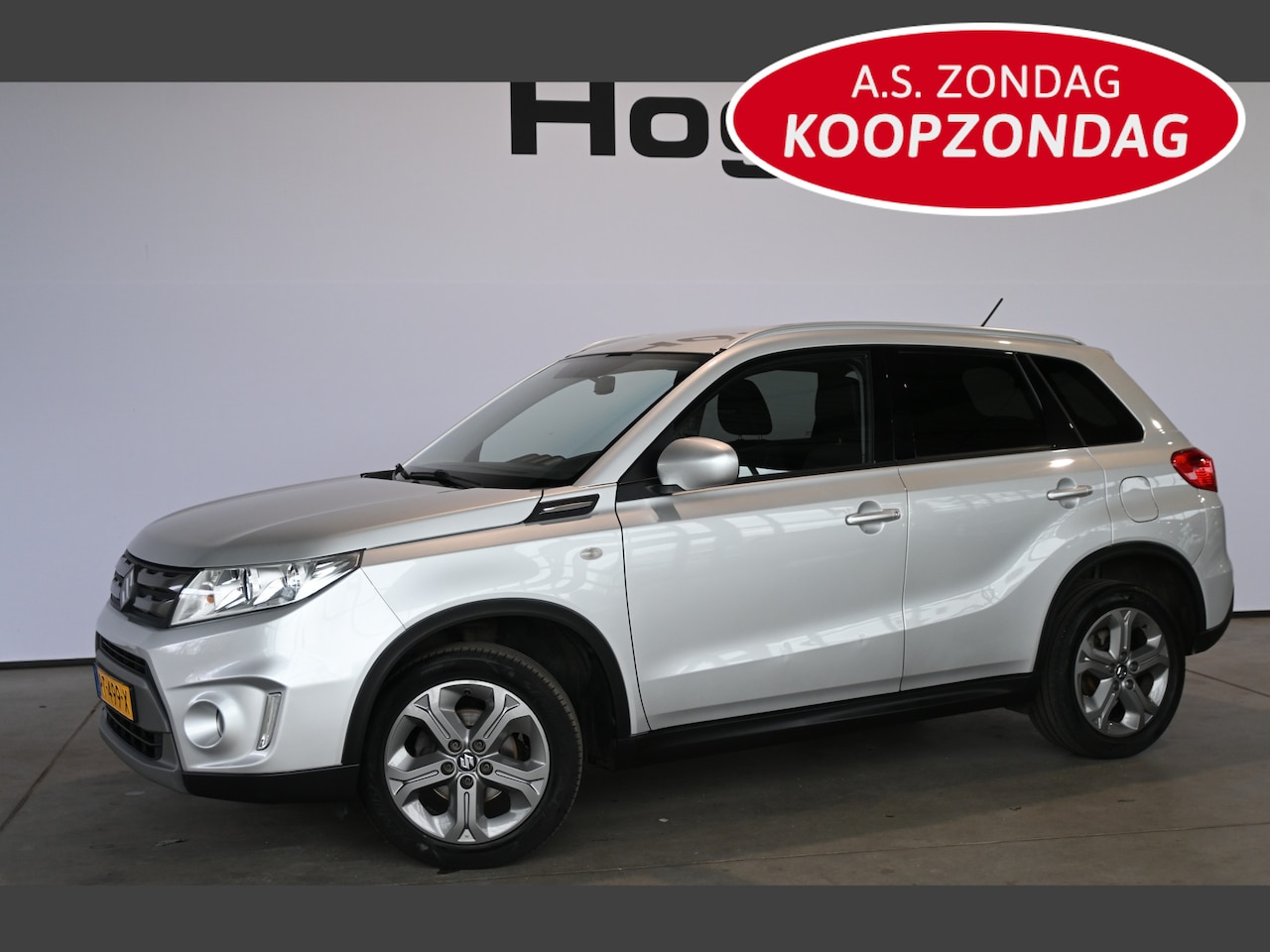 Suzuki Vitara - 1.6 Exclusive Clima Navigatie Trekhaak Goed Onderhouden! Inruil Mogelijk! - AutoWereld.nl