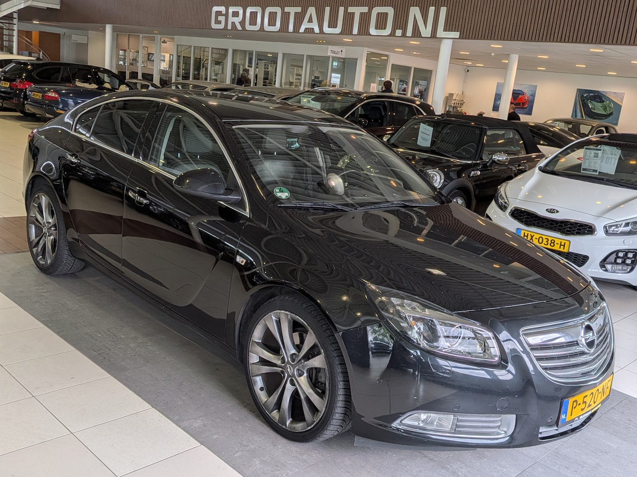 Opel Insignia - 2.0 T Cosmo Automaat Airco, Cruise Control, Stuurbekrachtiging - AutoWereld.nl