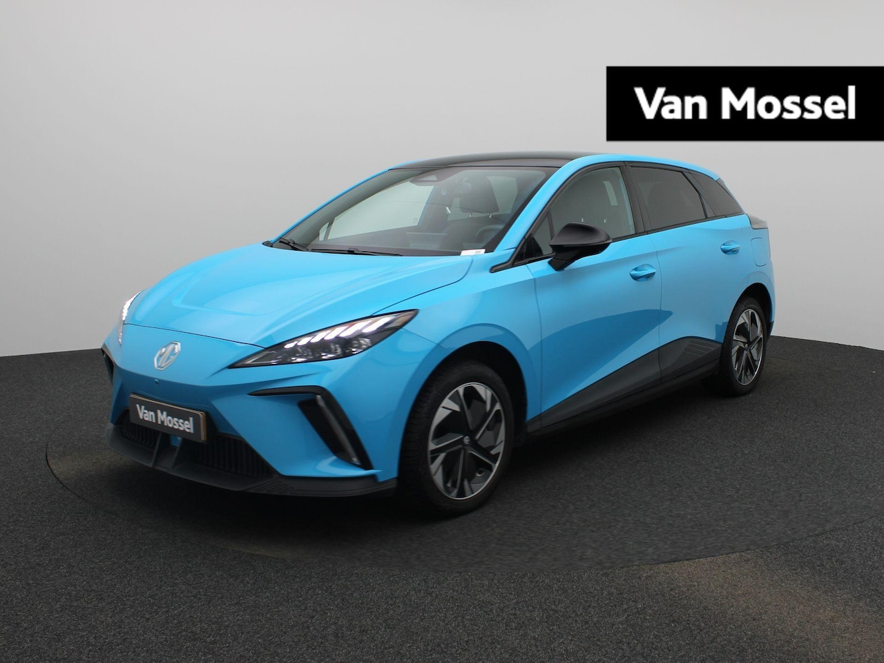 MG MG4 - 64 kWh 204Pk Luxury | Navigatie | Apple & Android Carplay | 360 Camera | Parkeersensoren V - AutoWereld.nl
