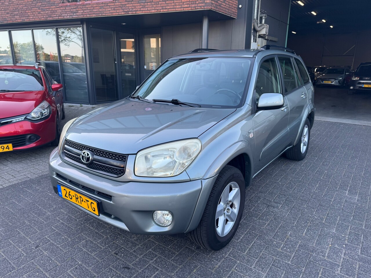 Toyota RAV4 - 2.0-16V VVT-i Sol LEDER CLIMA TREKHAAK STOELVERW NIEUWE APK - AutoWereld.nl