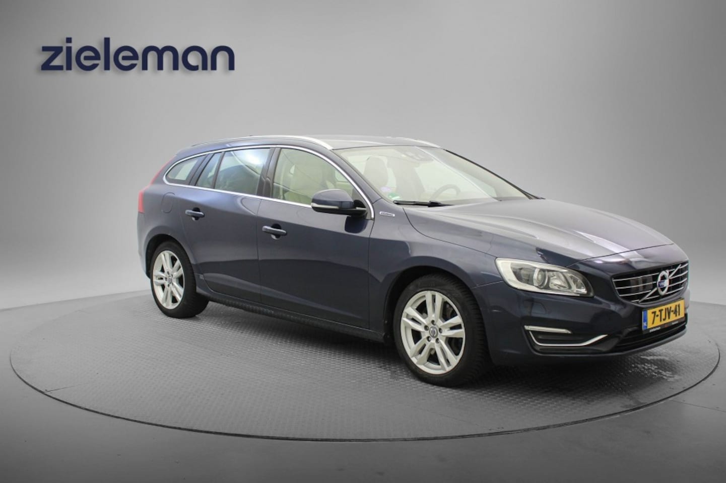 Volvo V60 - 2.4 D6 AWD Plug-In Hybrid Summum - Navi, Memory, Leer, Stoelverw. - AutoWereld.nl