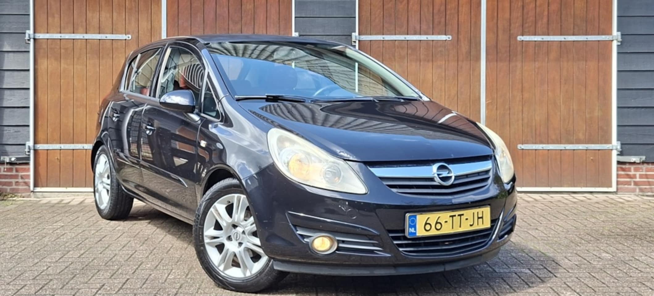 Opel Corsa - 1.4-16V Enjoy | Trekhaak | Airco | Goed onderhouden | NAP - AutoWereld.nl