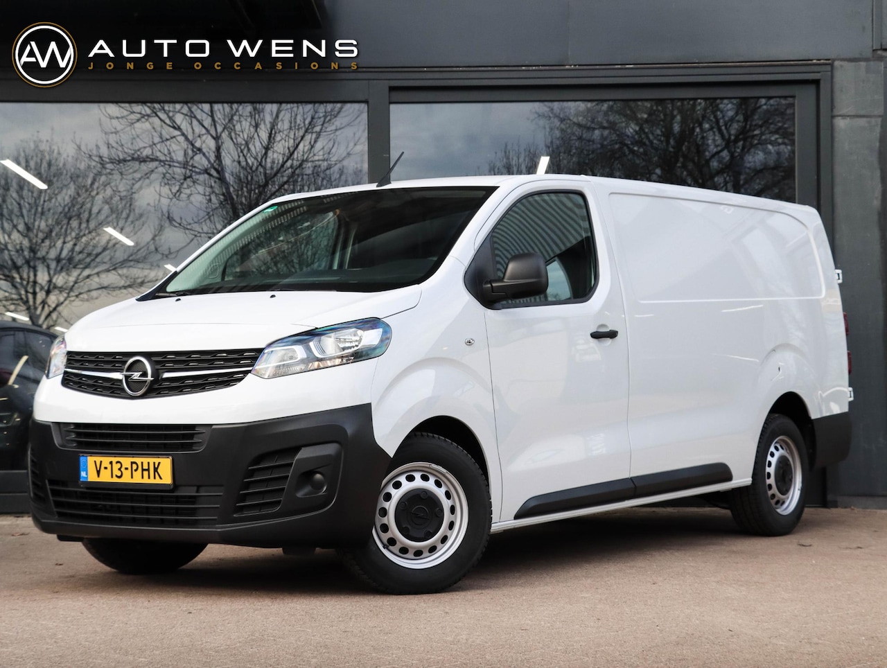 Opel Vivaro - 2.0 CDTI 145 L3 Airco | 3 zitpl. | 8.900km | Camera | Laadruimtebetimmering - AutoWereld.nl