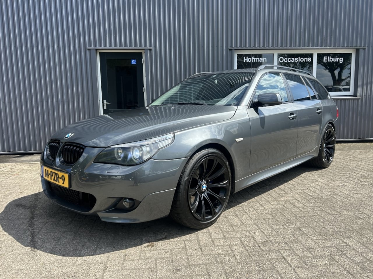 BMW 5-serie Touring - 530i Executive M-sport Apple Carplay PDC 19" LMV! - AutoWereld.nl