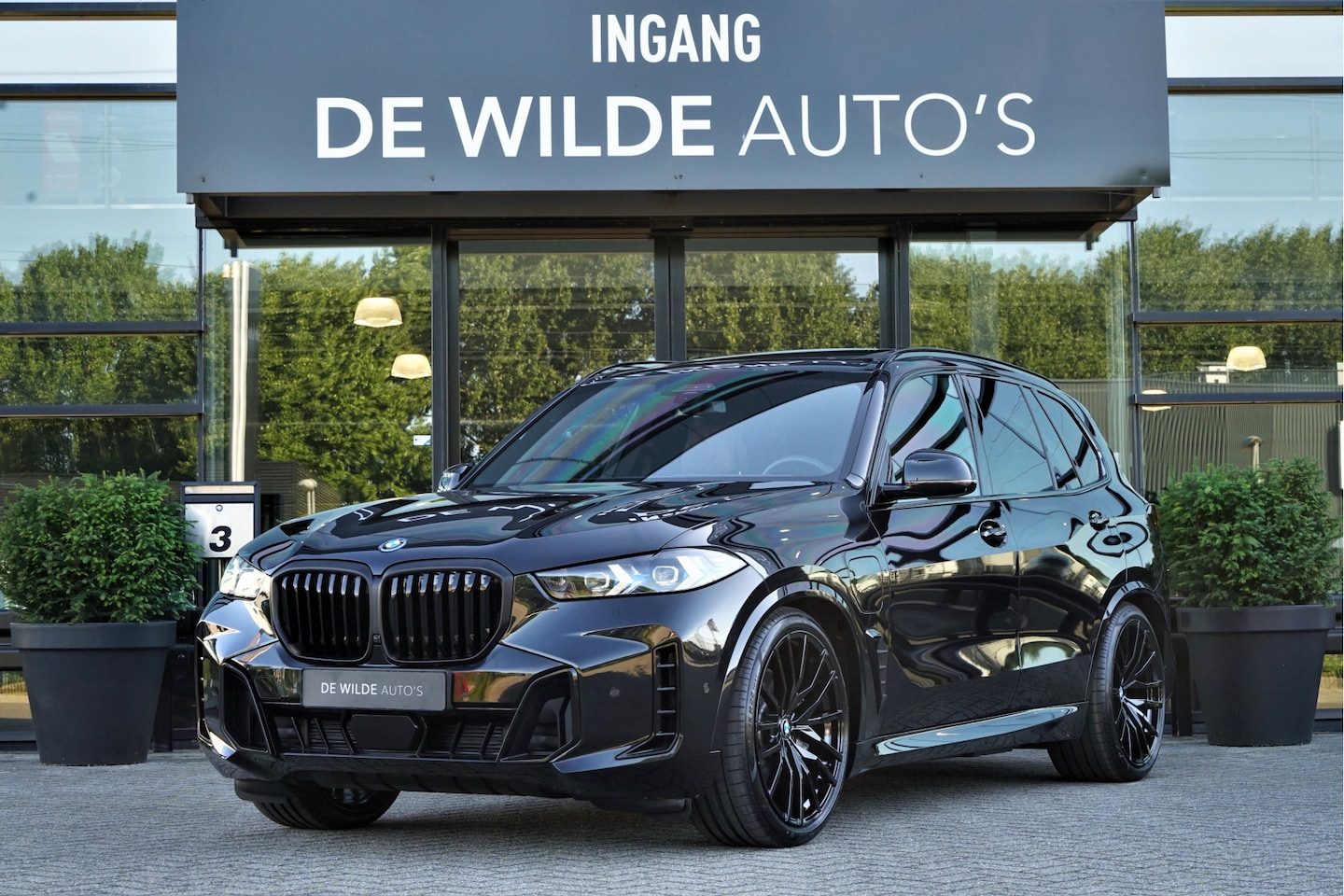 BMW X5 - xDrive50e M-sport SkyLounge 4-wielsturing Massage SoftClose Trekhaak Stoelventilatie - AutoWereld.nl