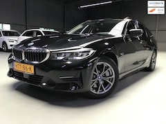 BMW 3-serie Touring - 330e Business Edition Plus I 293PK I Camera I Trekhaak I Ambiente I Full Led I Stoel & Stu