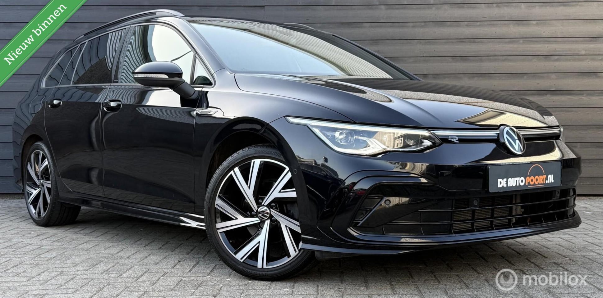 Volkswagen Golf Variant - 1.5 eTSI 150PK R-Line Viritual/LED/Camera - AutoWereld.nl