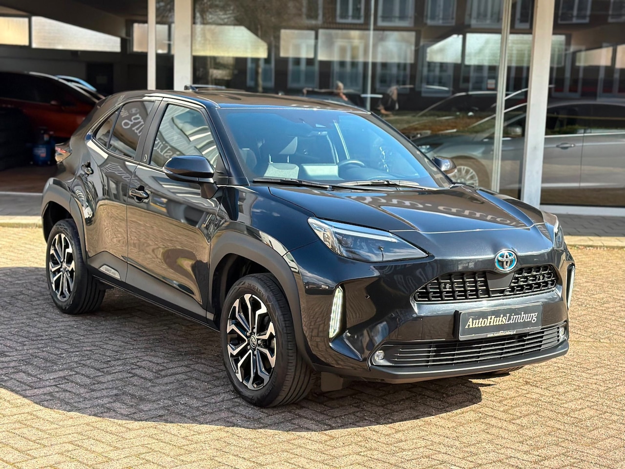 Toyota Yaris Cross - 1.5 Hybrid Dynamic|Camera|Nav|Automaat|1e Eigenaar|Nieuwstaat|CarPlay - AutoWereld.nl
