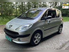 Peugeot 1007 - 1.6-16V Sesam Gentry