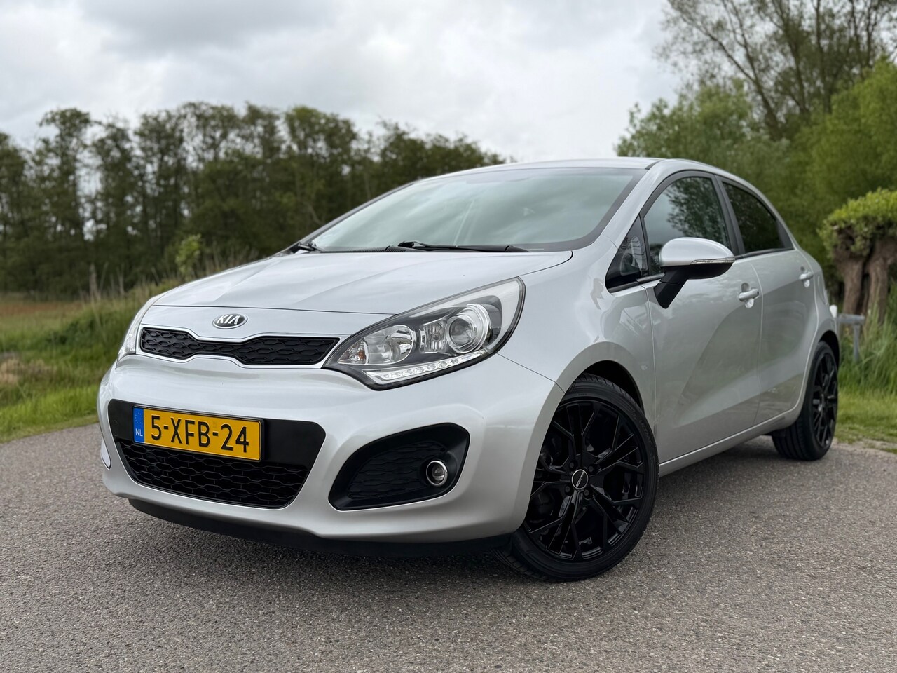 Kia Rio - 1.2 CVVT ExecutiveLine / Goed Onderhouden / Climate Control / 17"LM Velgen / Keyless entry - AutoWereld.nl