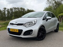 Kia Rio - 1.2 CVVT ExecutiveLine / Goed Onderhouden / Climate Control / 17"LM Velgen / Keyless entry