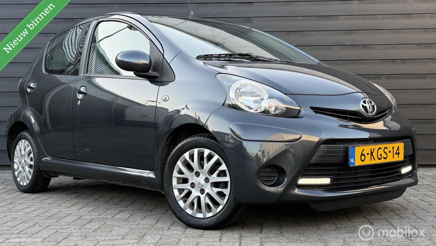Toyota Aygo - 1.0 VVT-i Aspiration Airco/Elektr.pakket/5-Deurs - AutoWereld.nl