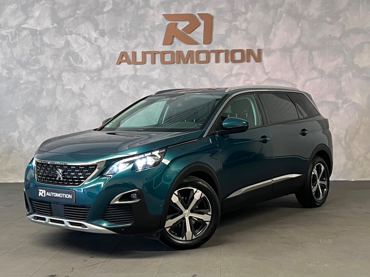 Peugeot 5008 - 1.2 PureTech Allure|SPORT|TREKHAAK|AUTOMAAT|PARKEERSENSOREN|ADVANCED GRIP CONTROL|BLINDSPO - AutoWereld.nl