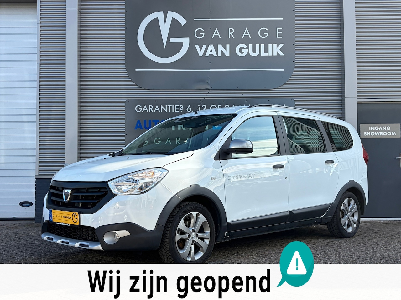 Dacia Lodgy - 1.2 TCe Stepway 116PK 7Pers,Trekhaak,Navi,Airco,Cruise,Isofix,Bluetooth,Multi-Stuur,Elektr - AutoWereld.nl