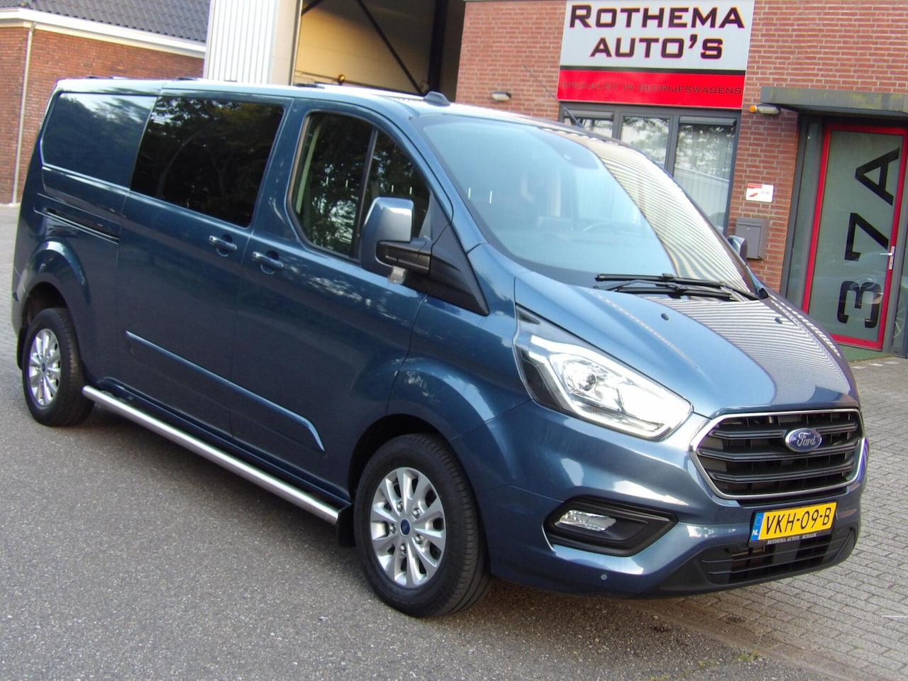 Ford Transit Custom - 2.0 TDCI 170PK AUTOMAAT 2021 DUBCAB TOPSTAAT 6 PERSOONS 2x SCHUIFDEUR CAMERA NAVIGATIE VEL - AutoWereld.nl