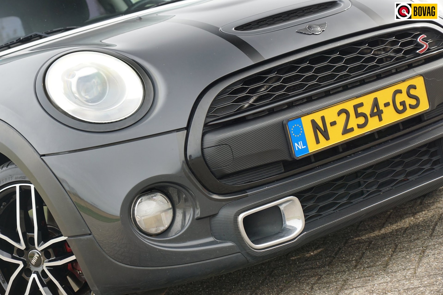 MINI Cooper S - Mini 2.0 Chili Serious Business | Thunder Grey Metallic | Full-LED/Half-Leder/NAV/Stoelver - AutoWereld.nl