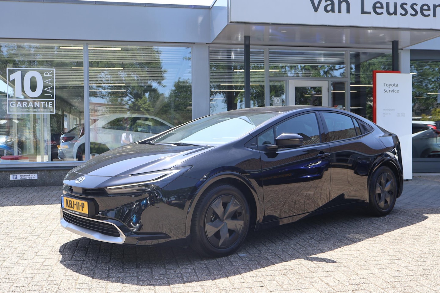 Toyota Prius - 2.0 Plug-in HYBRID 220 EXECUTIVE STUUR/STOEL&WISSERVERW. DODEHOEKDETECTIE LED DAB NAVI SEN - AutoWereld.nl