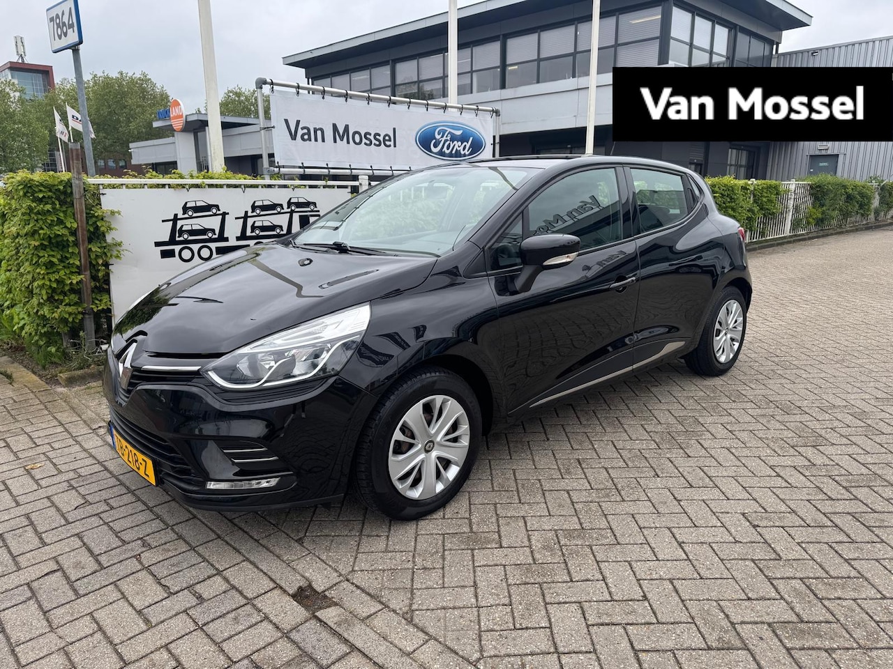 Renault Clio - 0.9 TCe Zen | Parkeersensoren Achter | Navigatie | Cruisecontrol | - AutoWereld.nl