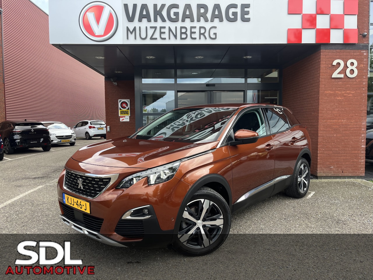 Peugeot 3008 - 1.2 PureTech GT Line // FUL LED // KEYLESS // ELEK. KLEP // LEDER // CAMERA // NAVI+CARPLA - AutoWereld.nl