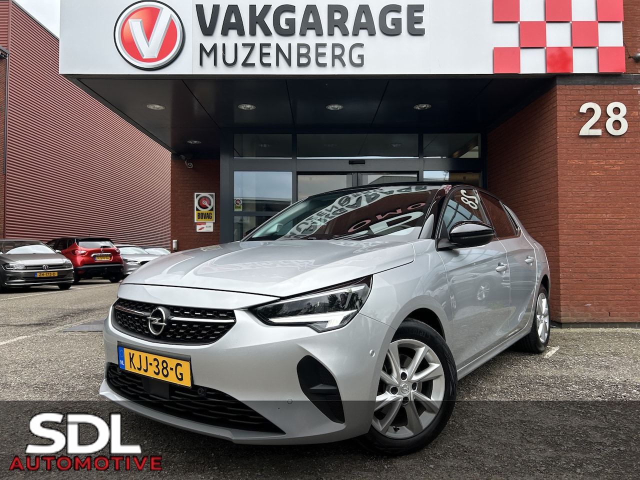 Opel Corsa - 1.2 Turbo Elegance // LED // NAVI + CARPLAY // HALF-LEDER // CLIMA // PDC V+A // CAMERA - AutoWereld.nl