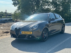 Alfa Romeo Giulietta - 1.7 TBi Quadrifoglio Verde PANO | BOSE | PERFECT ONDERHOUDEN | VOLLEDIGE HISTORIE